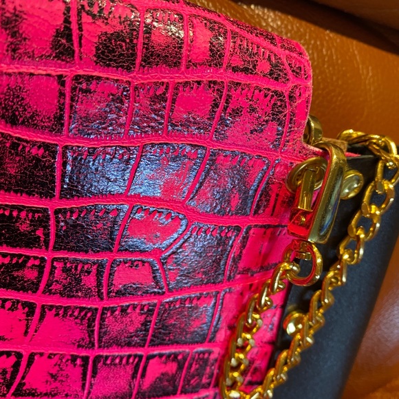 NWT Twisted Sisters Pink Alligator Tote Bag - Picture 3 of 6